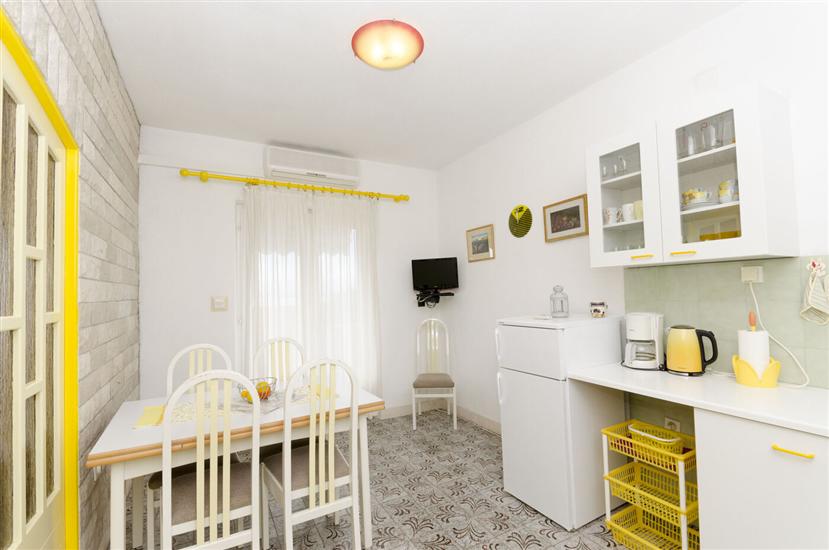 Apartment A2, for 5 persons