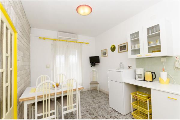 Apartment A2, for 5 persons