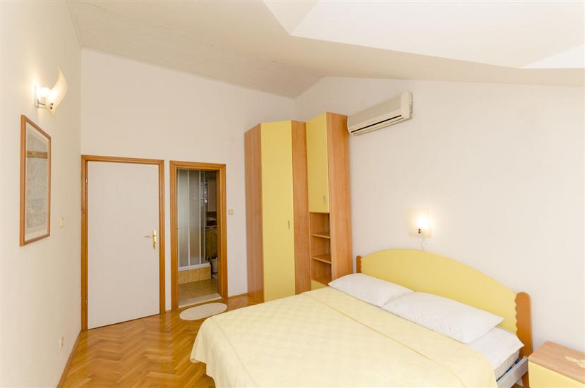 Room S2, for 2 persons