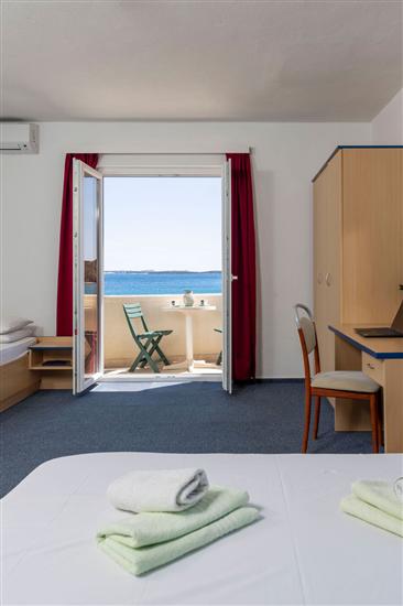 Apartment A1, for 5 persons