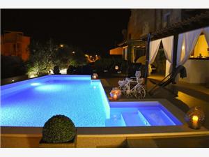 Appartementen Beauty Vodice, Kwadratuur 58,00 m2, Accommodatie met zwembad, Lucht afstand naar het centrum 350 m