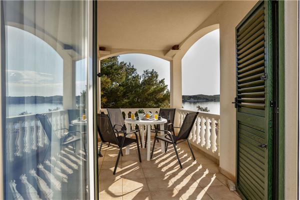 Apartment A4, for 3 persons