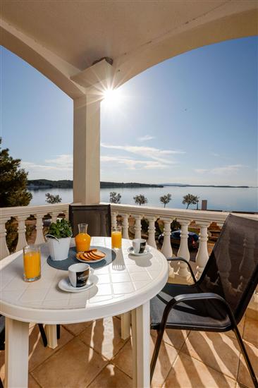 Apartment A4, for 3 persons