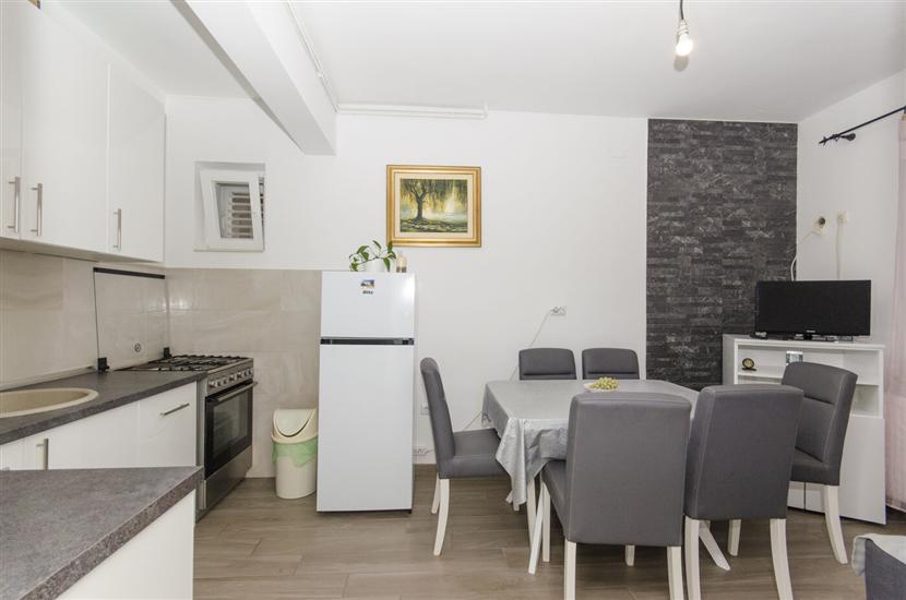 Apartment A1, for 7 persons
