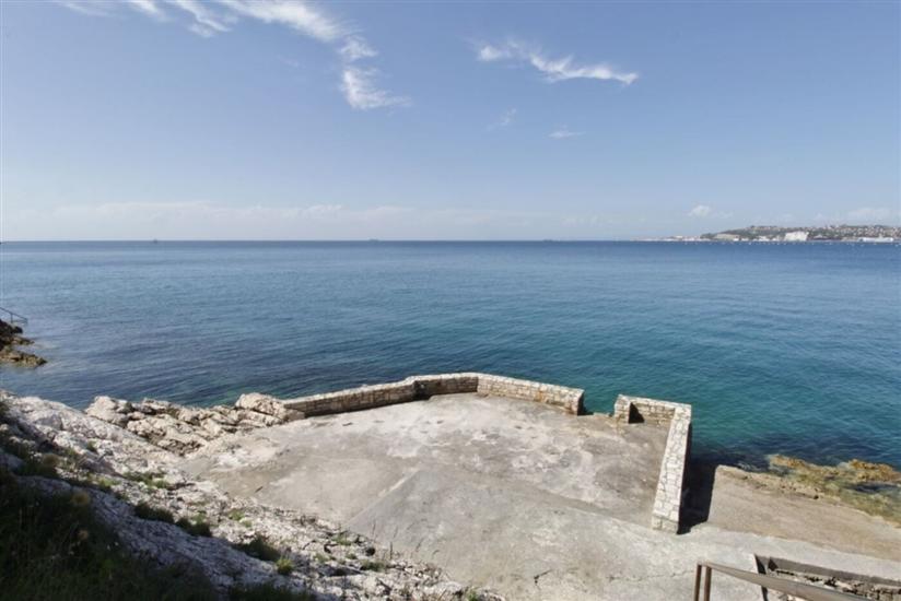 House Danica Monterosso