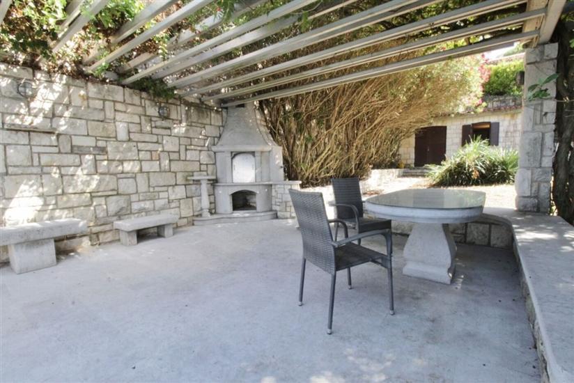 House Danica Monterosso