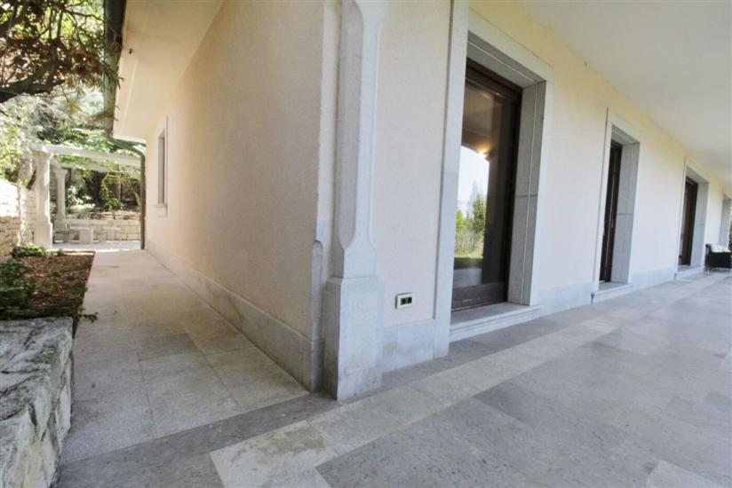 House Danica Monterosso