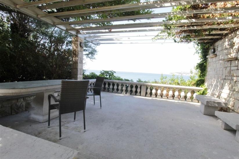 House Danica Monterosso