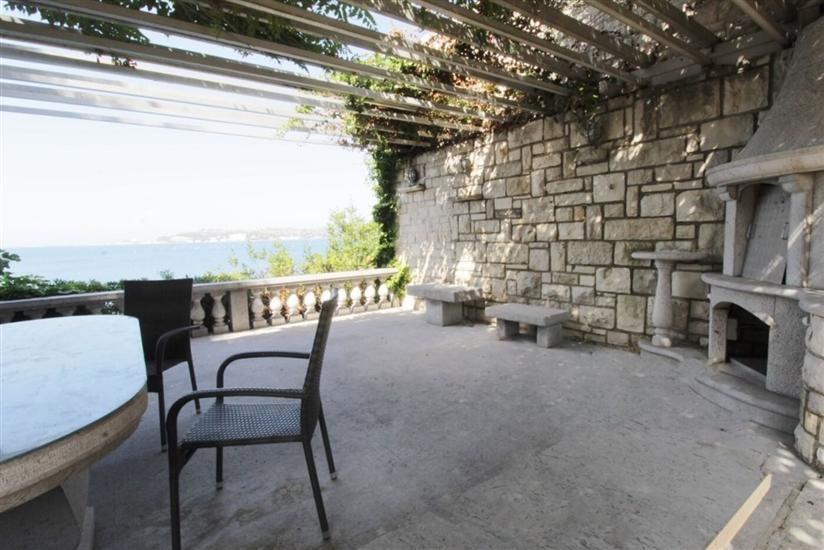 House Danica Monterosso