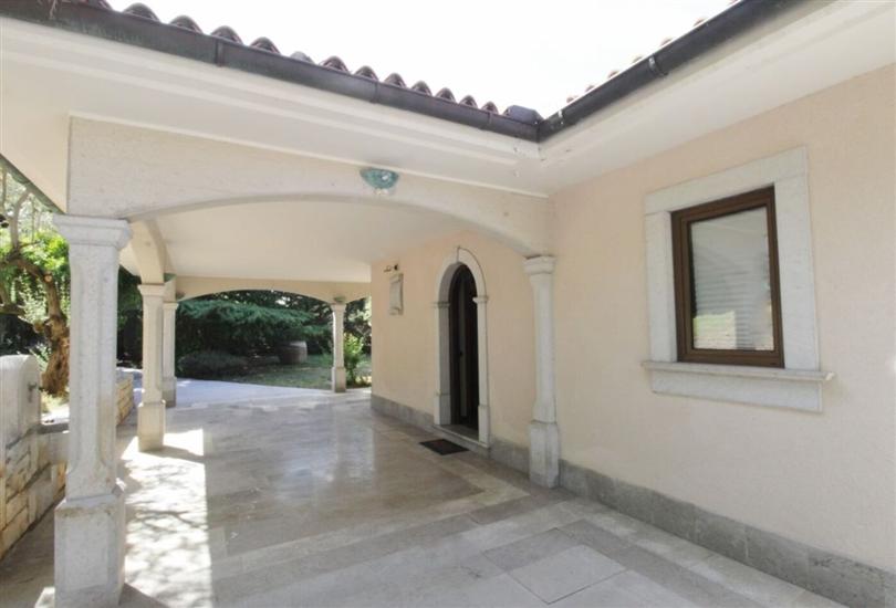 House Danica Monterosso