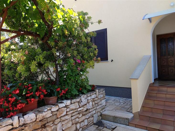 Apartments Graziella Zambratija