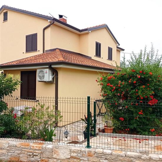 Apartments Graziella Zambratija