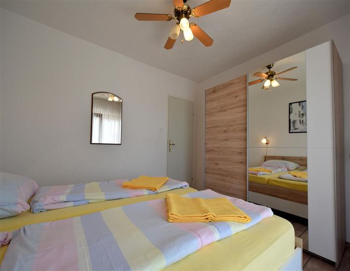 Apartment A2, for 5 persons