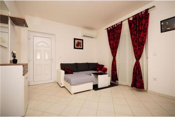 House K1, for 10 persons