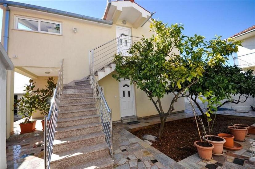 House K1, for 10 persons