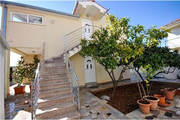 House K1, for 10 persons