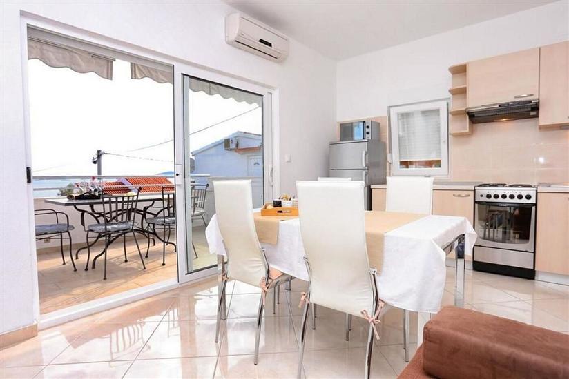 Apartment A1, for 5 persons