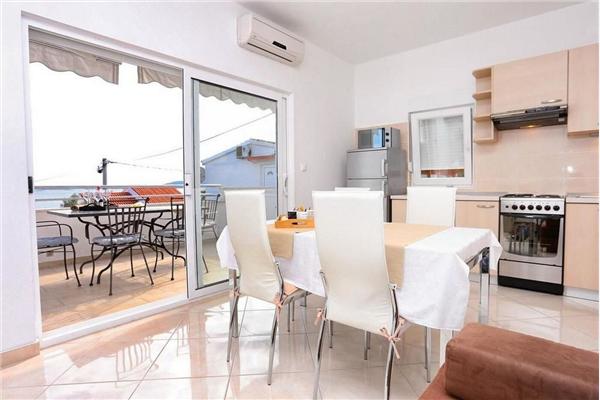 Apartment A1, for 5 persons