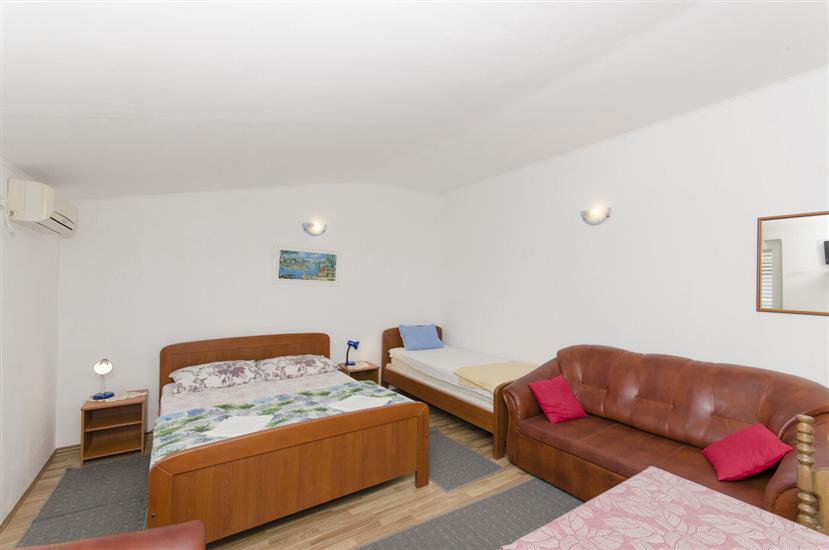 Apartment A2, for 3 persons