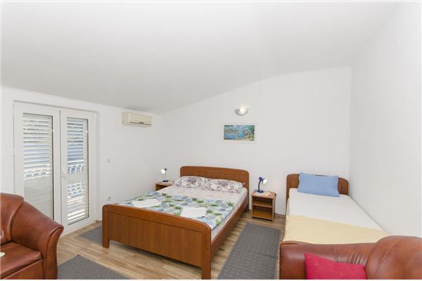 Apartment A2, for 3 persons