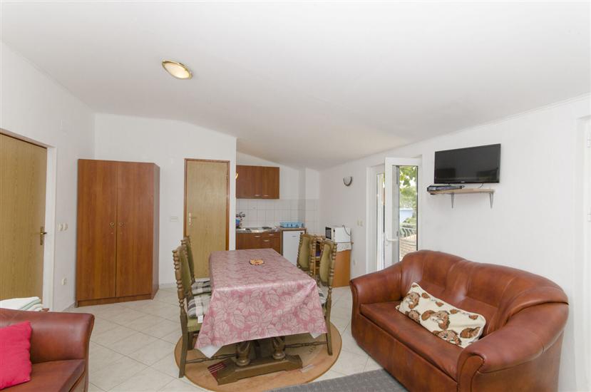 Apartment A2, for 3 persons