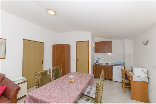 Apartment A2, for 3 persons