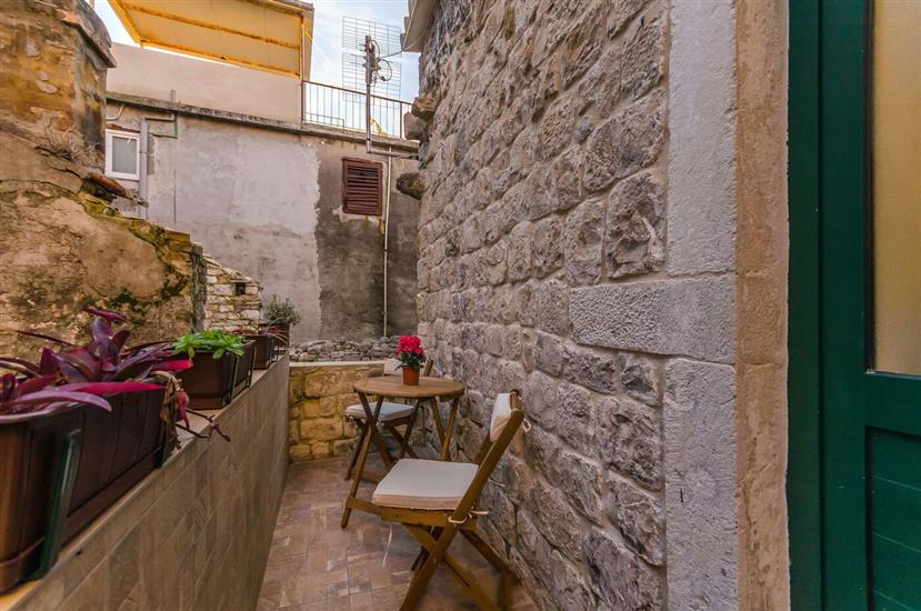 Apartment Stone apartment in center