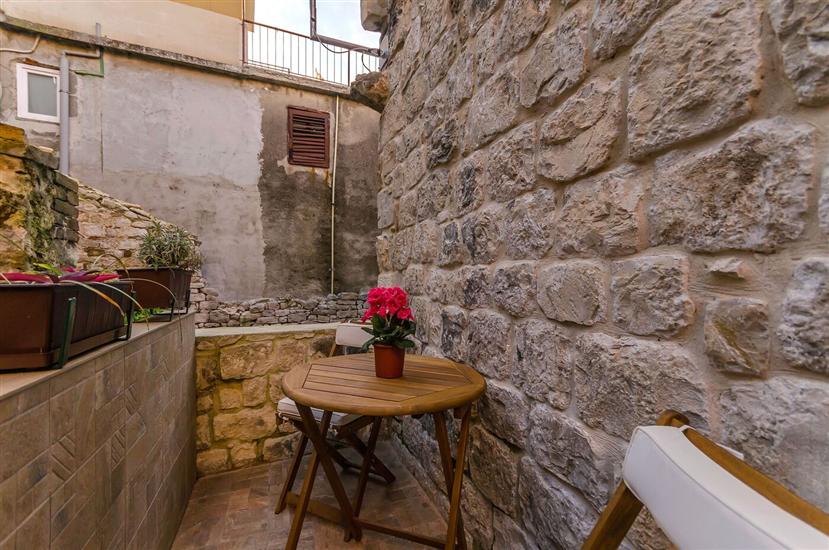 Apartment Stone apartment in center