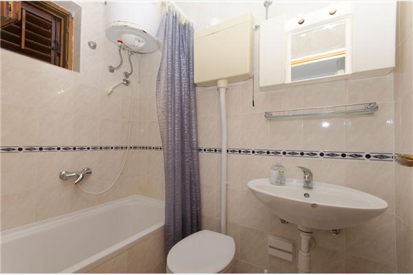 Room S1, for 2 persons