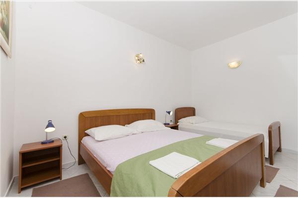 Room S4, for 2 persons