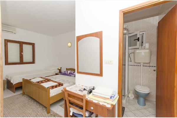 Room S3, for 2 persons