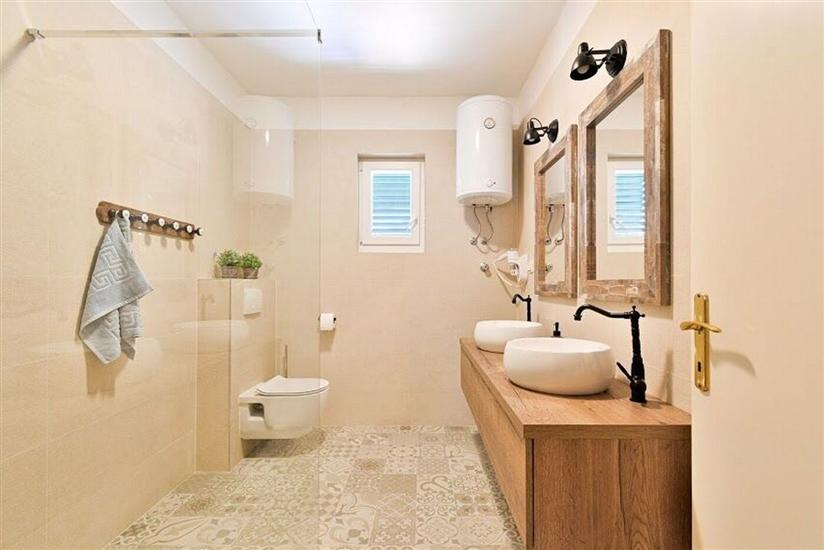 Apartment A1, for 6 persons