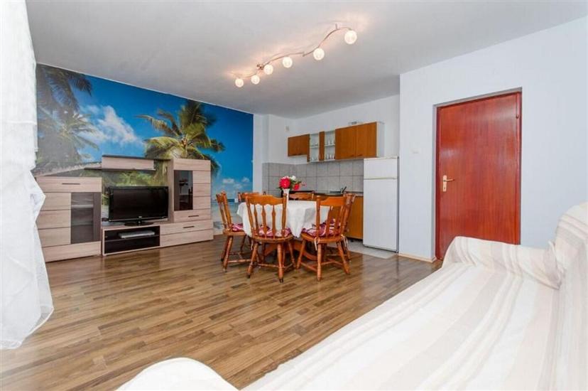 Apartment A1, for 6 persons