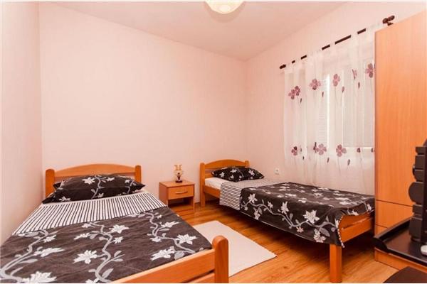 Apartment A1, for 6 persons