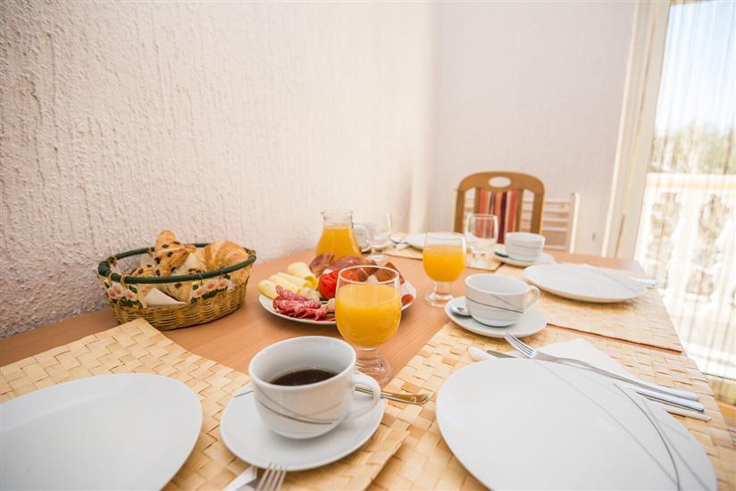 Apartment A1, for 6 persons