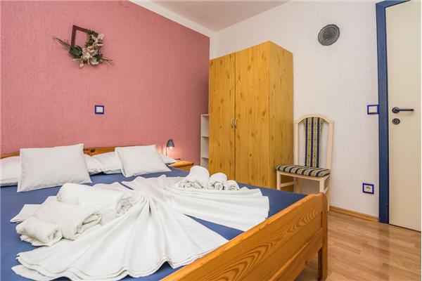 Apartment A1, for 6 persons