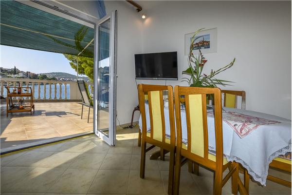 Apartment A1, for 6 persons