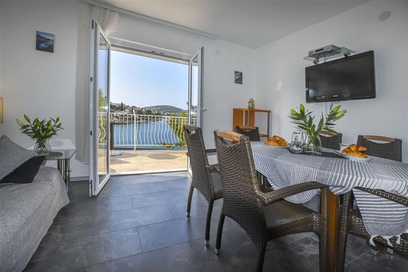 Apartment A2, for 6 persons