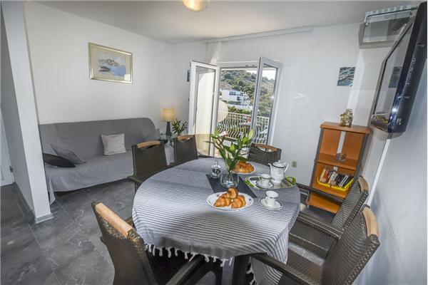 Apartment A2, for 6 persons