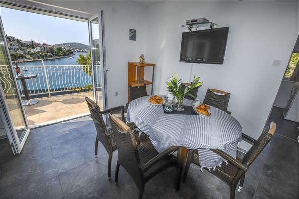 Apartment A2, for 6 persons