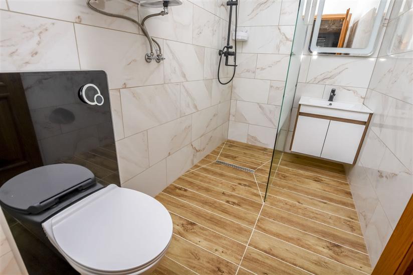 House K1, for 10 persons