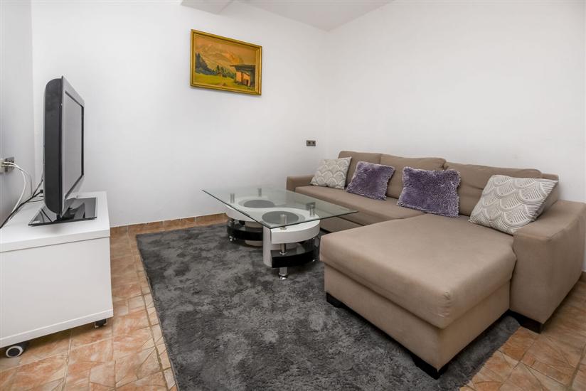 House K1, for 10 persons