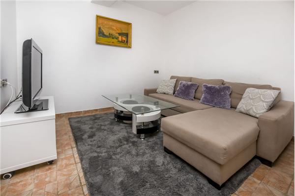 House K1, for 10 persons