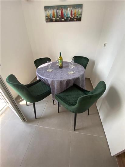 Apartment A8, for 4 persons