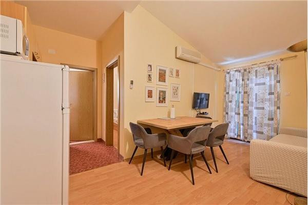 Apartment A4, for 5 persons