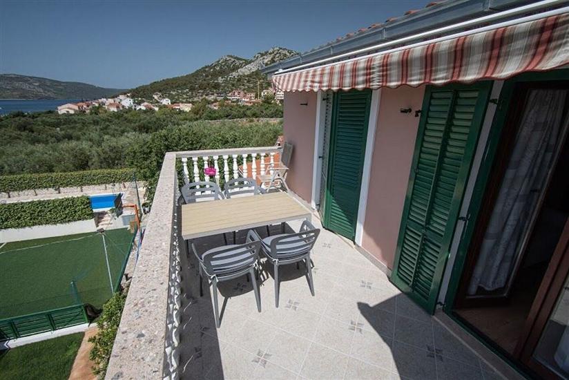 Apartment A4, for 5 persons