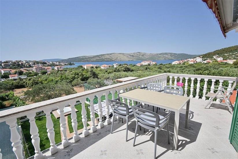 Apartment A4, for 5 persons