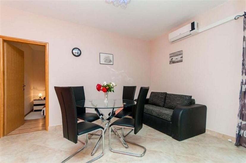 Apartment A2, for 5 persons