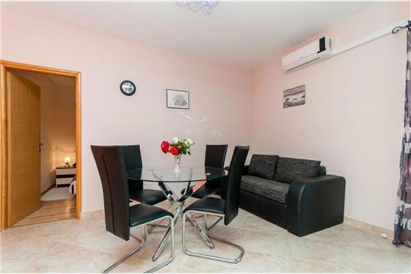 Apartment A2, for 5 persons