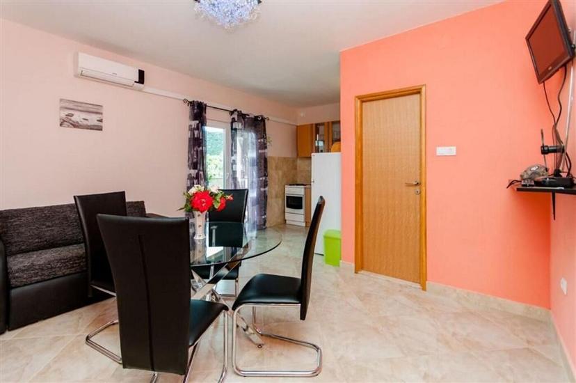 Apartment A2, for 5 persons